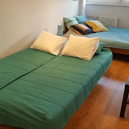 Apartament Pod Mostem 2 *